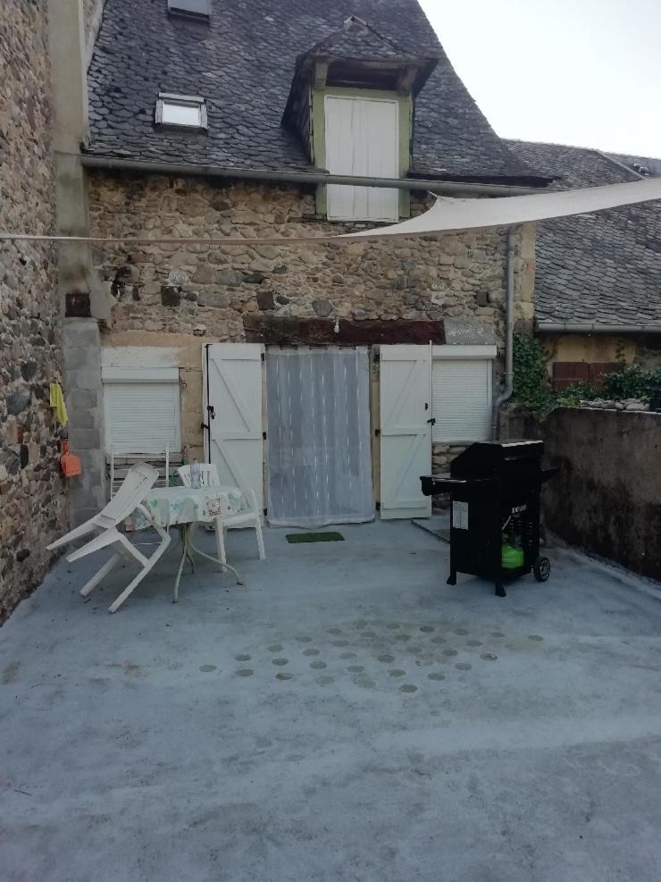 Maison Lafayette Saint-Geniez-dʼOlt Kültér fotó